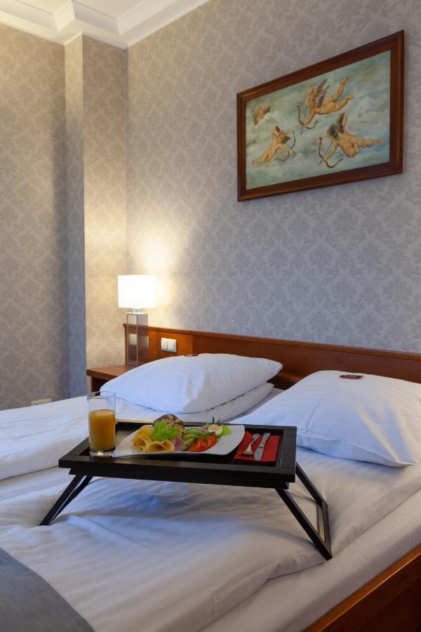 Eurohotel Swarzedz Bagian luar foto