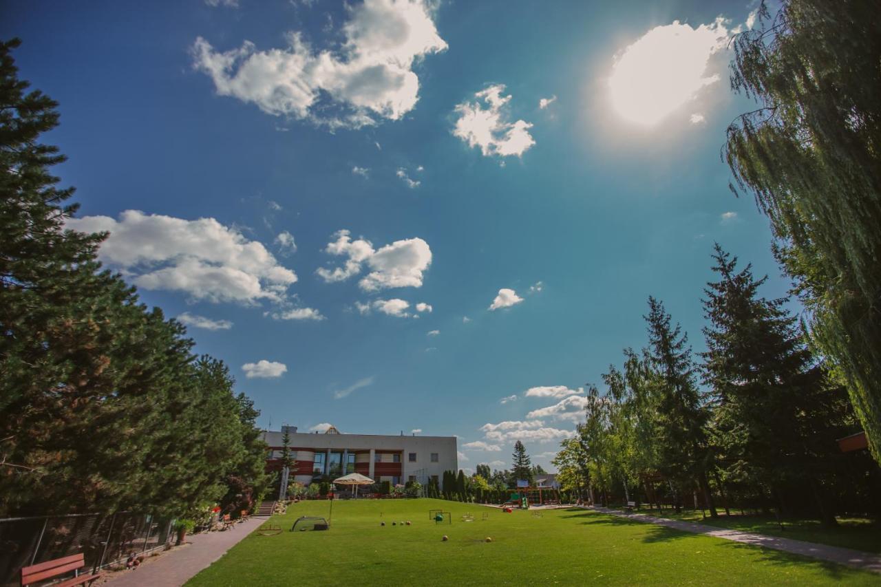Eurohotel Swarzedz Bagian luar foto