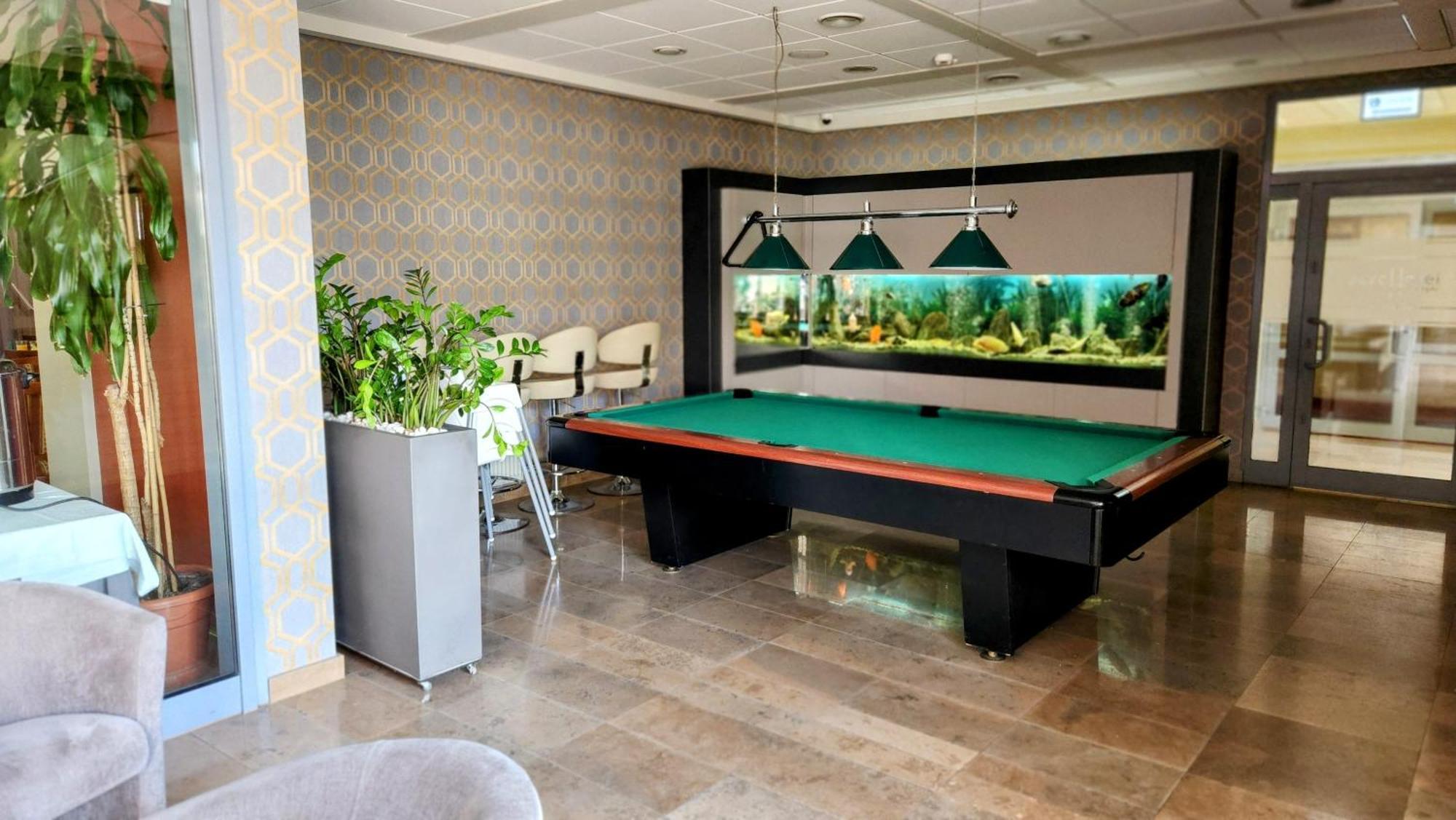 Eurohotel Swarzedz Bagian luar foto