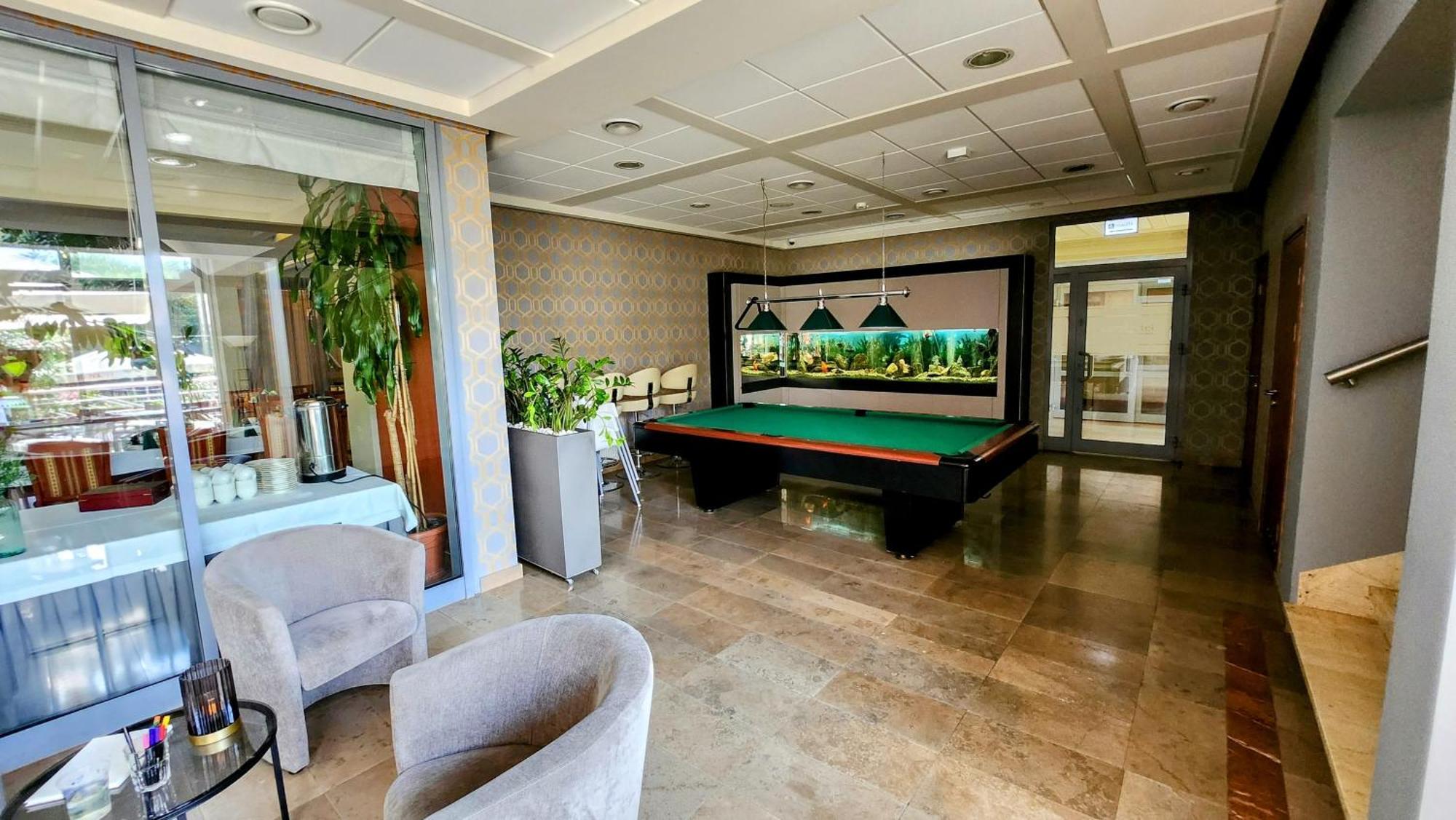 Eurohotel Swarzedz Bagian luar foto