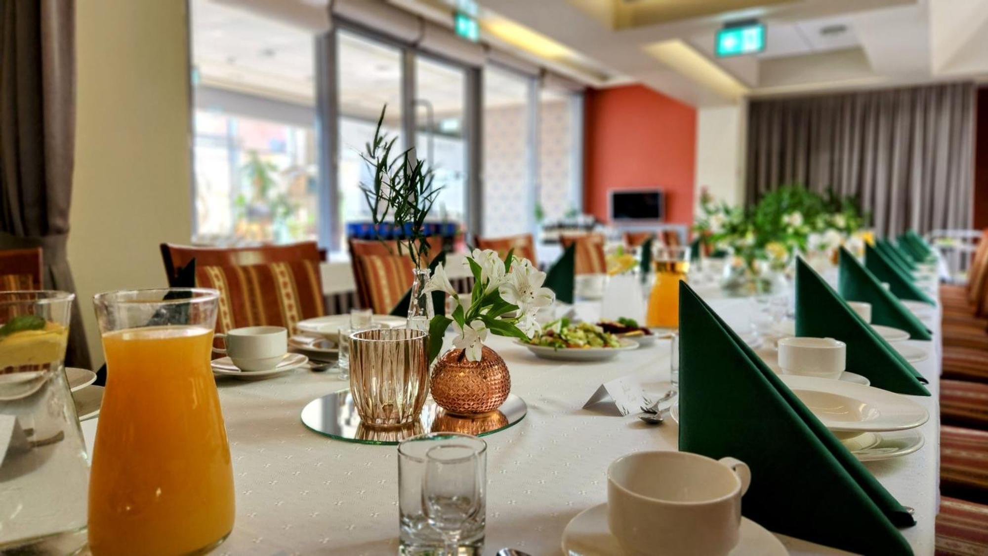 Eurohotel Swarzedz Bagian luar foto